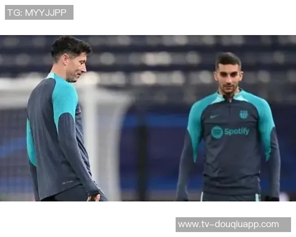 罗马诺透露莱万冬窗留队愿意与巴萨续约的最新消息 罗马诺透露莱万冬窗留队愿意与巴萨续约的最新消息