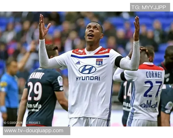 巴西足球历史性失利马塞洛痛心称如同噩梦国家级耻辱难以忘怀