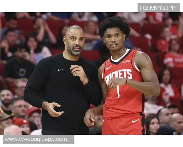 丹纽尔豪斯回顾火箭生涯训练提升信任感与球队默契