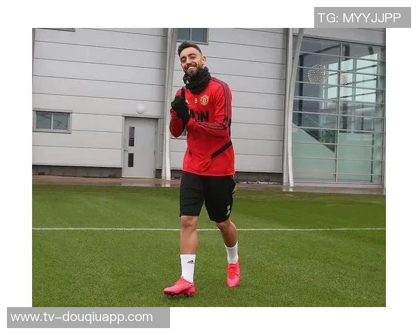 不忘初心！B费假期回国观看葡甲赛助力好友青年队梦想